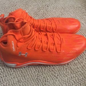 New under armour compfit basket ball shoes